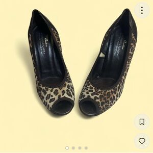 Donald J pliner leopard print couture  peep toe pump heels  shoes 9m